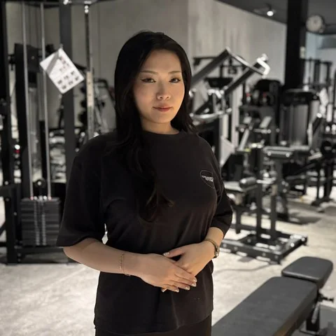 トレーナー SHIORI